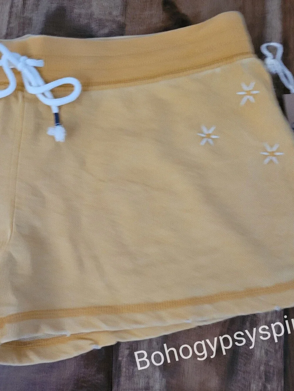 PJ Salvage Vintage Feels Embroidered Flower Shorts. NWT, Medium